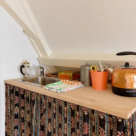 Rembrandt Studio's Homestay