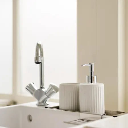 Rembrandt Studio's *