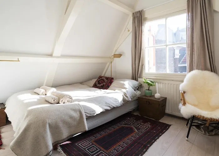 Homestay Rembrandt Studio's *