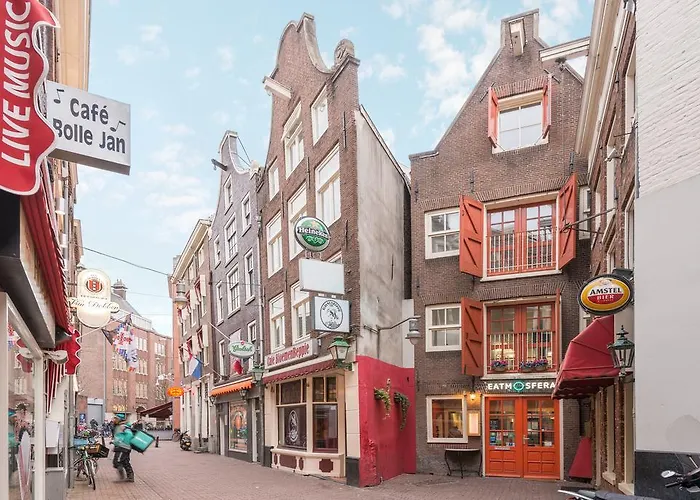 Rembrandt Studio's Homestay