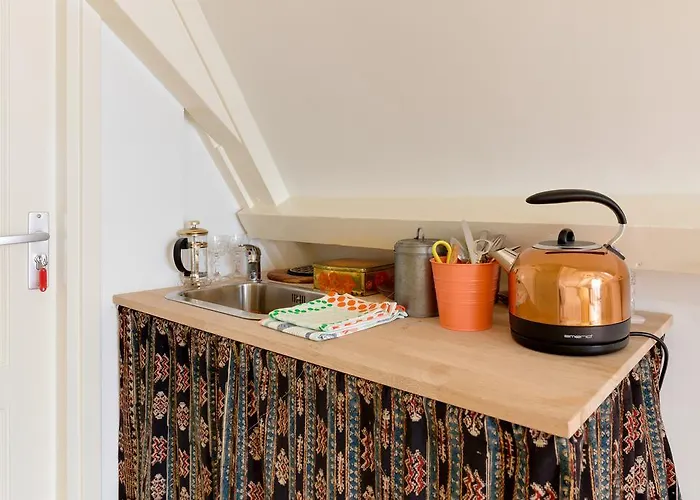 Rembrandt Studio's Homestay